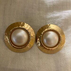 Vintage Hammered‎ Gold Tone Earrings with Faux Pearls